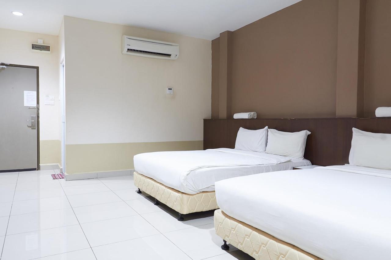 Langkawi Uptown Hotel Kuah Exterior photo
